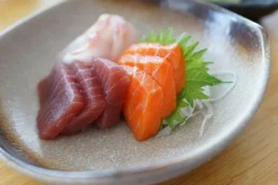 Sashimi adalah hidangan Jepang yang telah mendunia